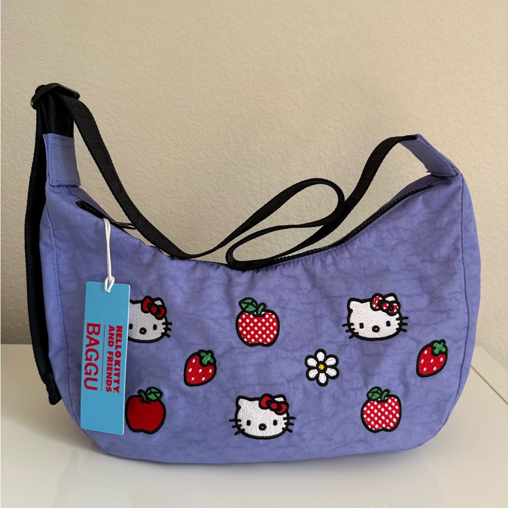 NWT Baggu Medium Crescent Hello Kitty